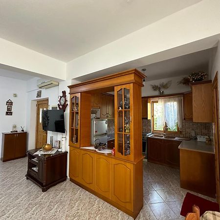 Albi'S Guesthouse คซามิล ภายนอก รูปภาพ