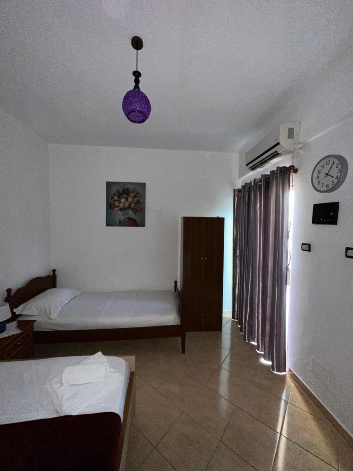 Albi'S Guesthouse คซามิล ภายนอก รูปภาพ