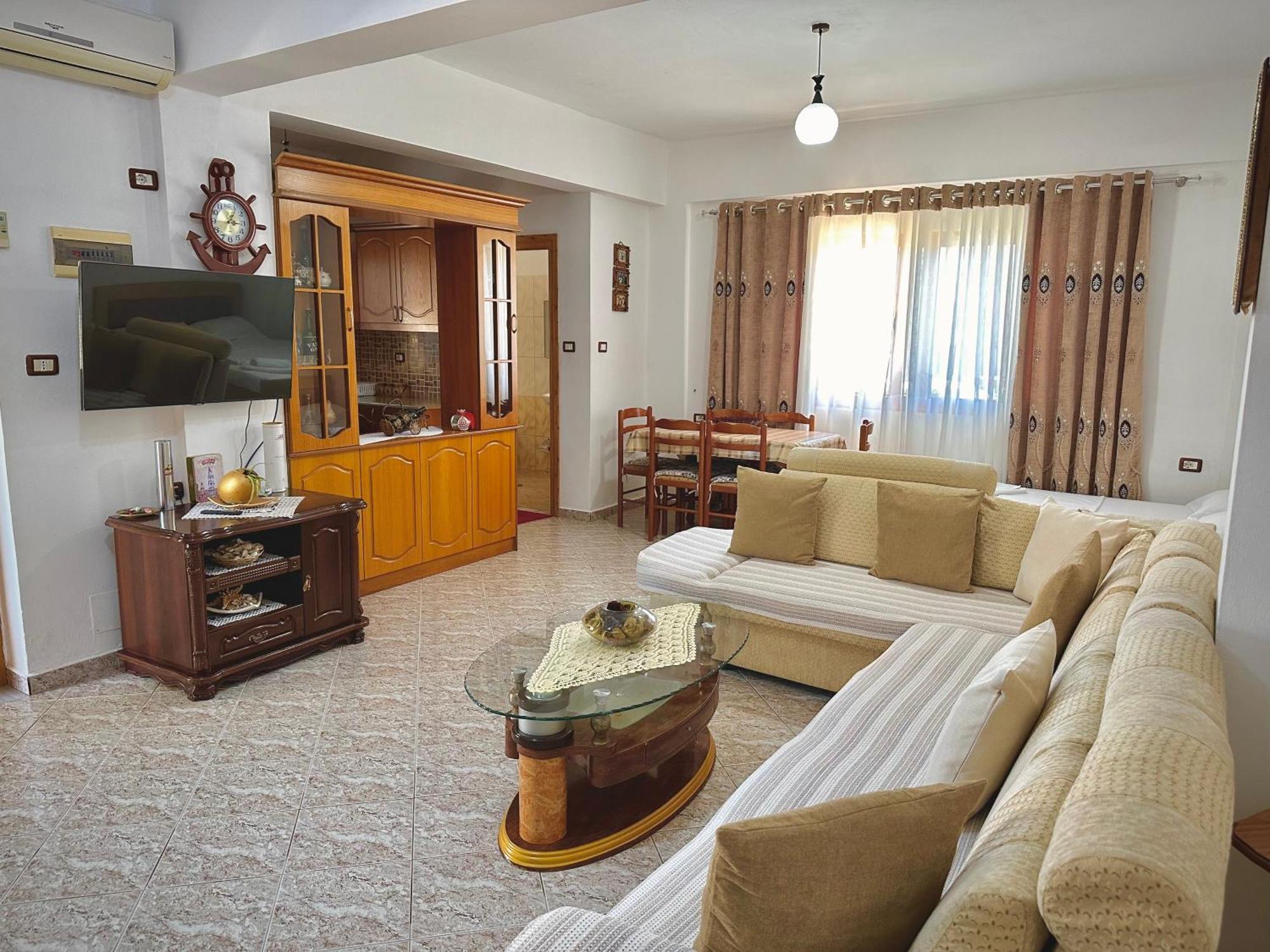 Albi'S Guesthouse คซามิล ภายนอก รูปภาพ